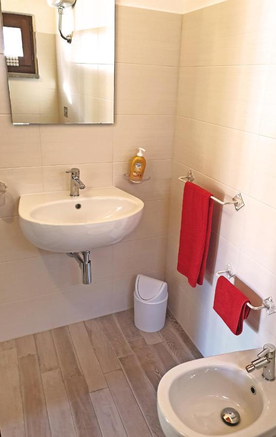 The Templars Guesthouse Santu Lussurgiu Luaran gambar